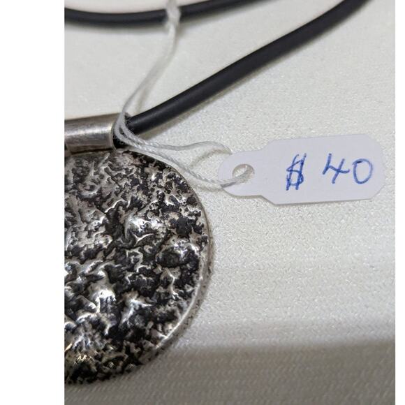 Silver coin pendant +17"rubber cord reticulated reversible side not oxidized NWT - Picture 2 of 5